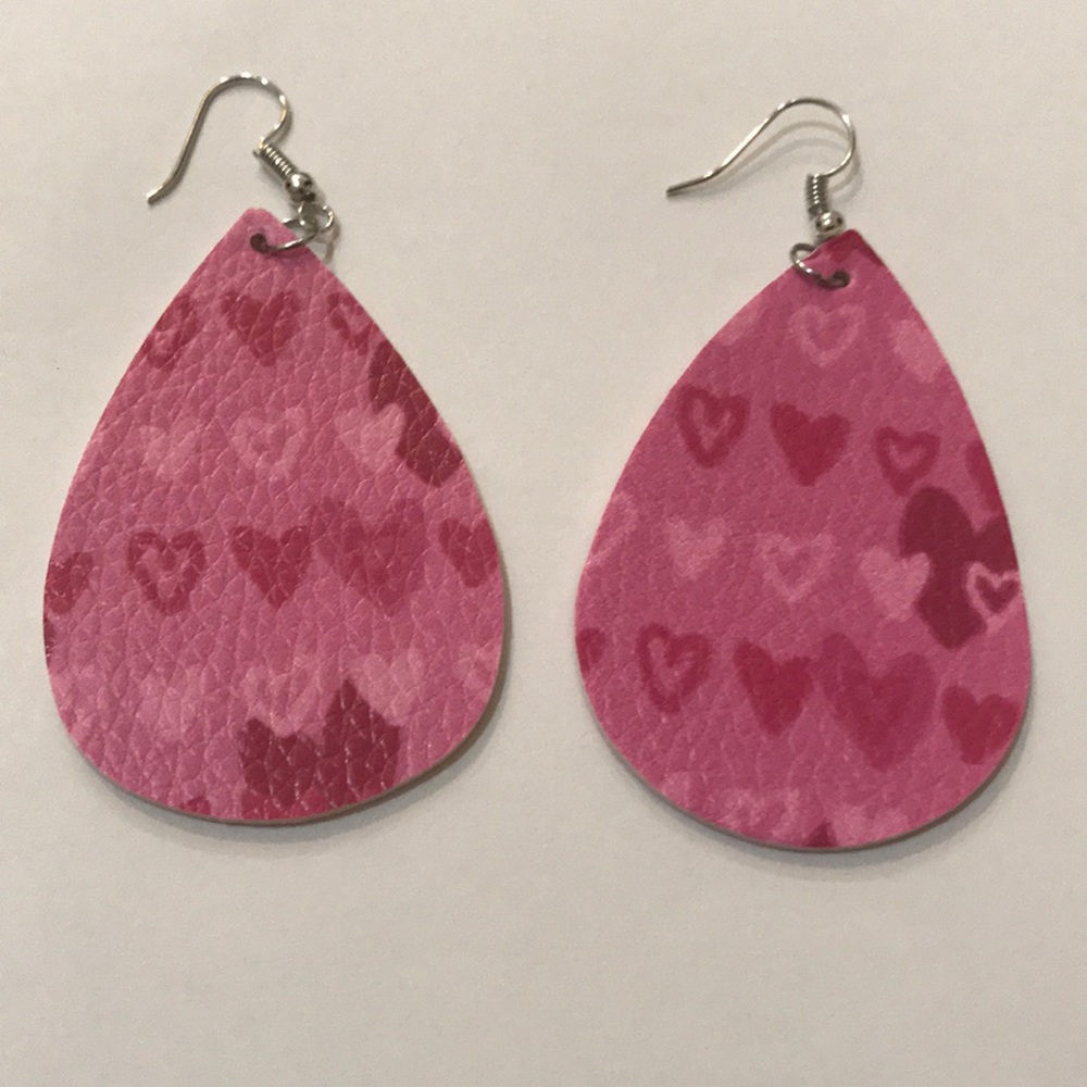 🆕Dark Pink w/Hearts Faux Leather Earrings